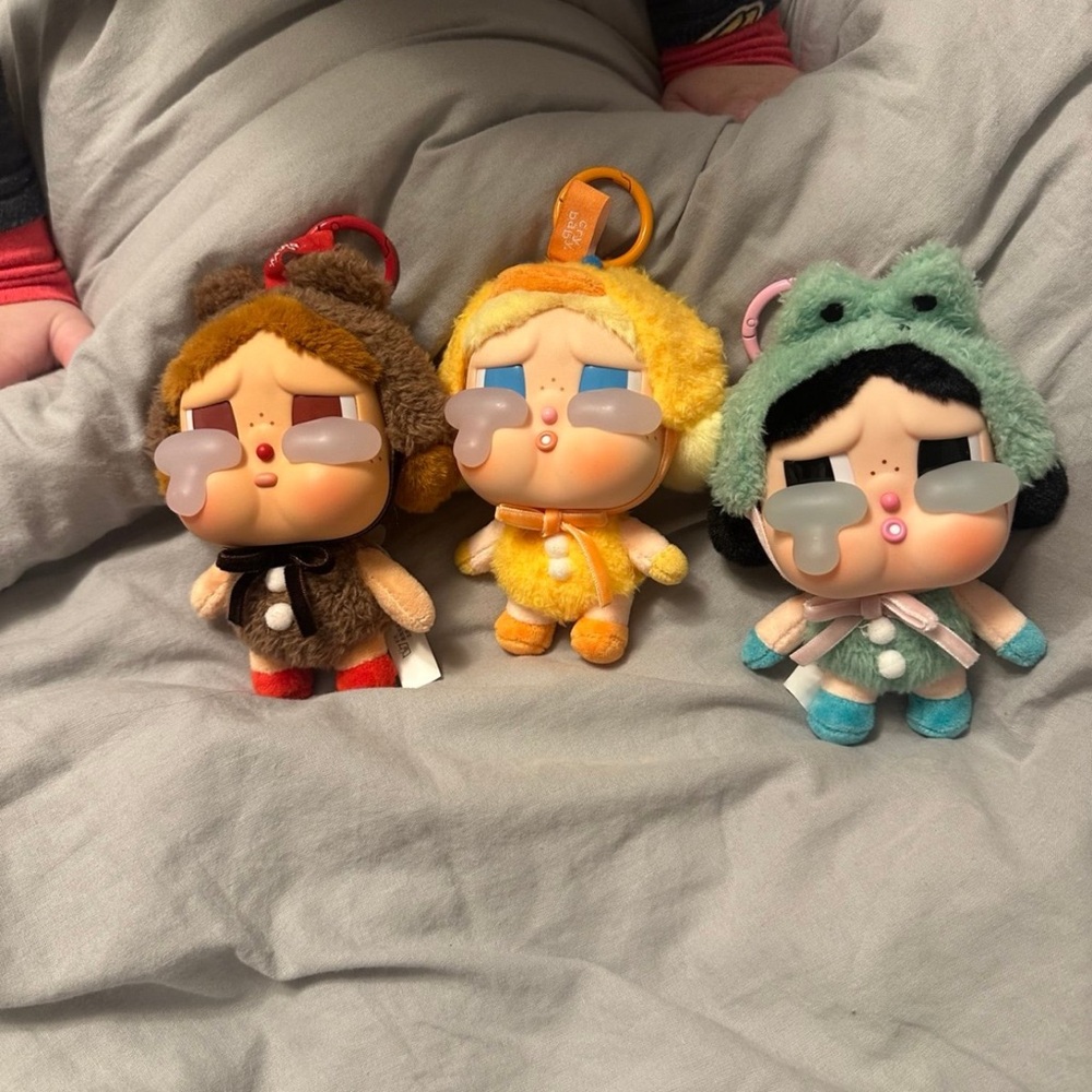 Adorable Plush Toy Set with Keychain Clips popmart cry baby crying again series